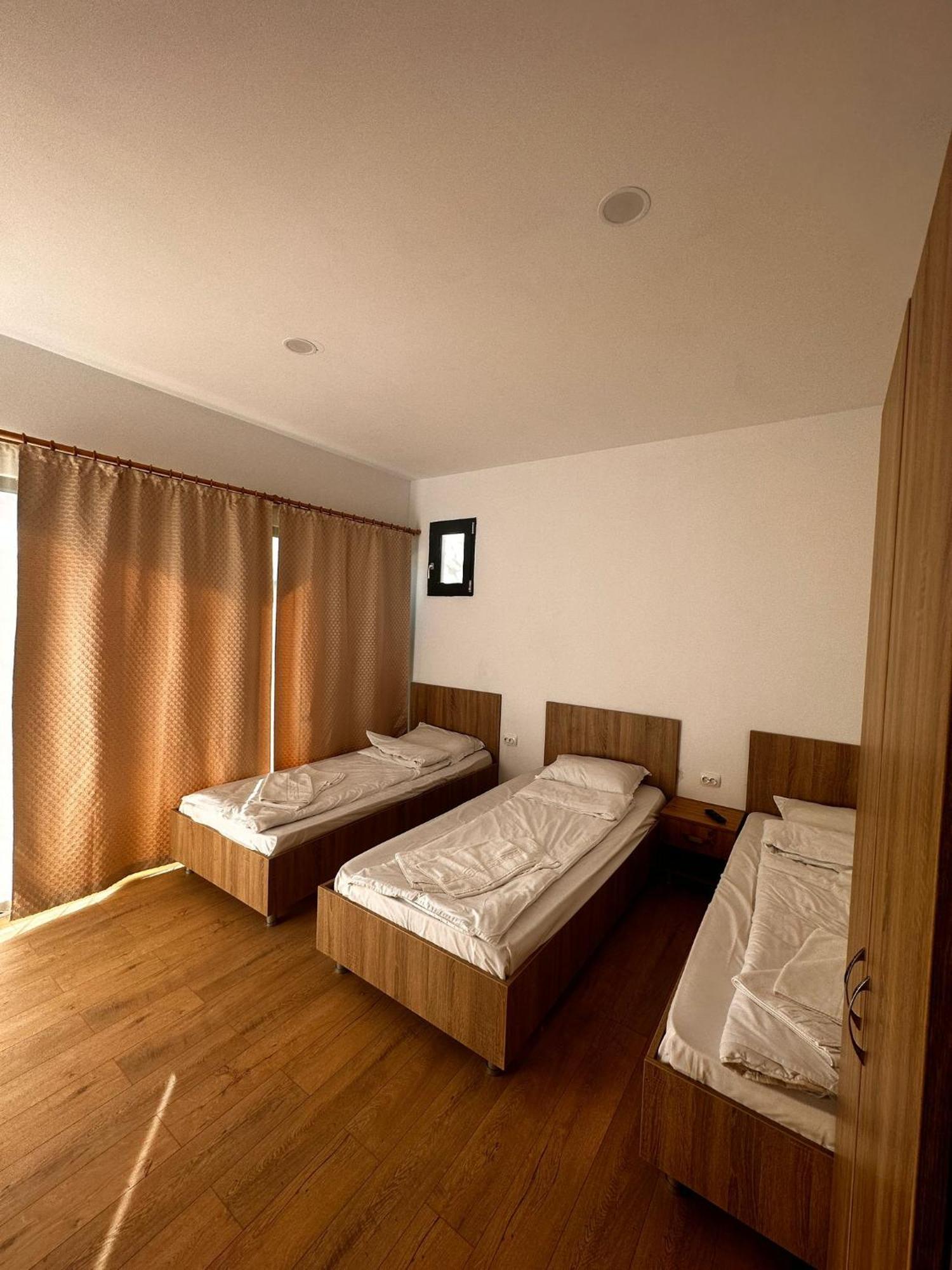Complex Popas Pacurari Hotel Iasi Exterior photo